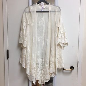 Francesca’s Lace Cardigan💛